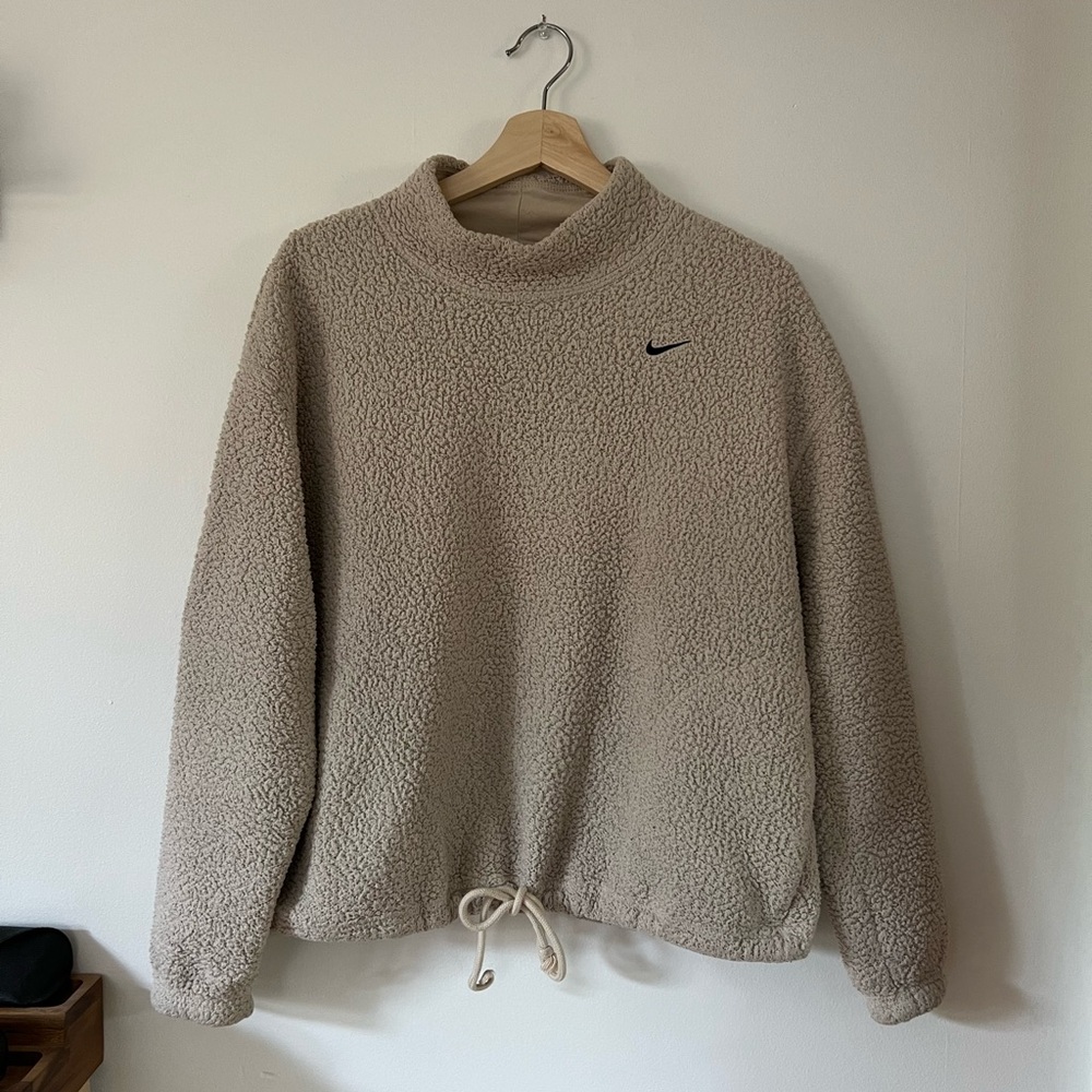 Nike Women’s Synthetic Fleece Thermafit Pullover Sweatshirt